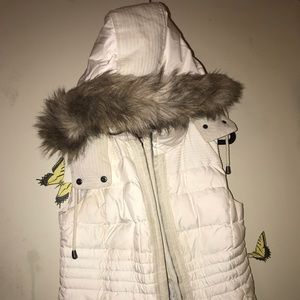 Juicy Couture white puffer vest w/detachable hood